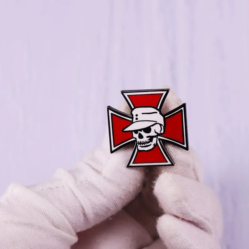 Skull iron Cross Pin