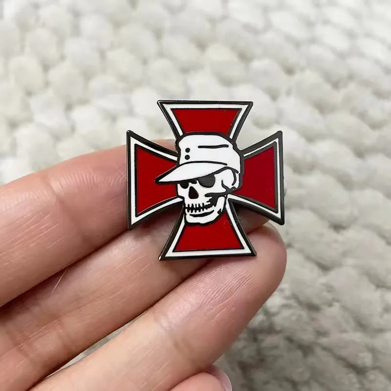 Skull iron Cross Pin