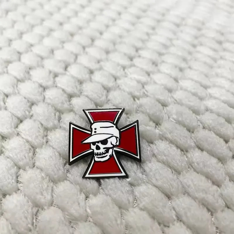 Skull iron Cross Pin