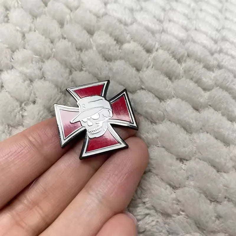 Skull iron Cross Pin